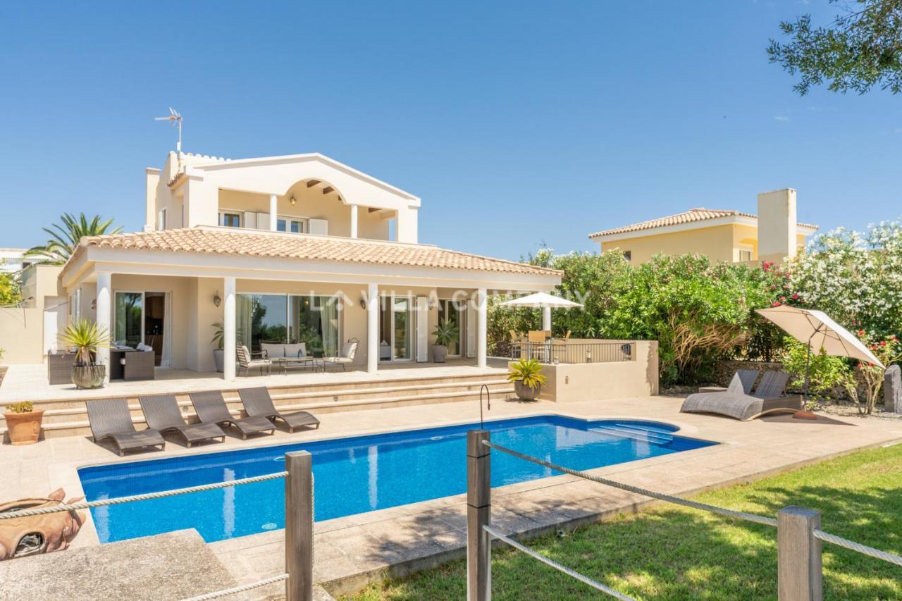 Villa Mala Bay Маон Экстерьер фото