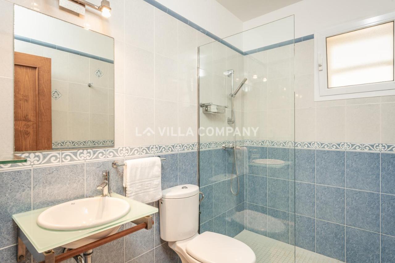 Villa Mala Bay Маон Экстерьер фото