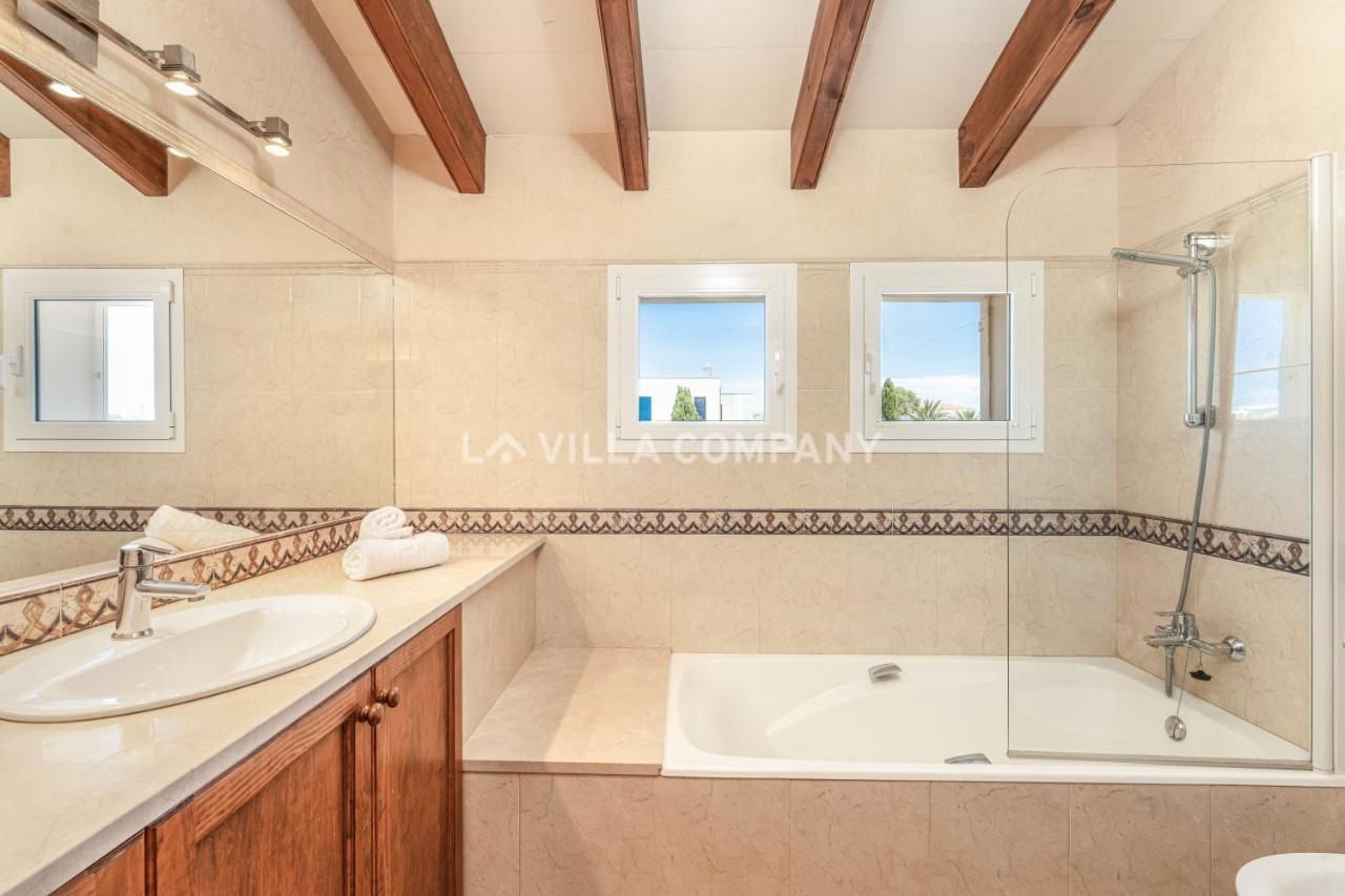 Villa Mala Bay Маон Экстерьер фото